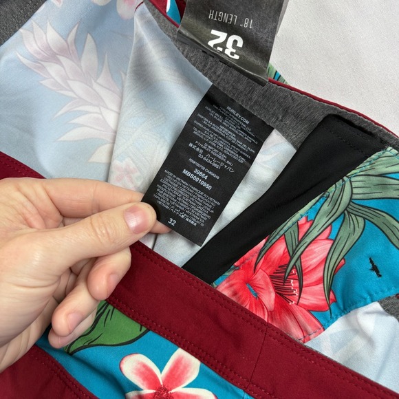 Atlanta Braves Hurley Board Shorts Mens Size 32 Blue Floral Bathing Suit MLB NEW - Picture 5 of 12